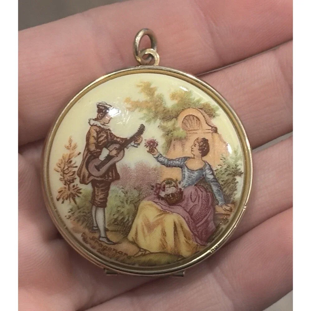 Vintage Photo Locket Pendant Gold Tone Round Large Fragonard Courting Couple